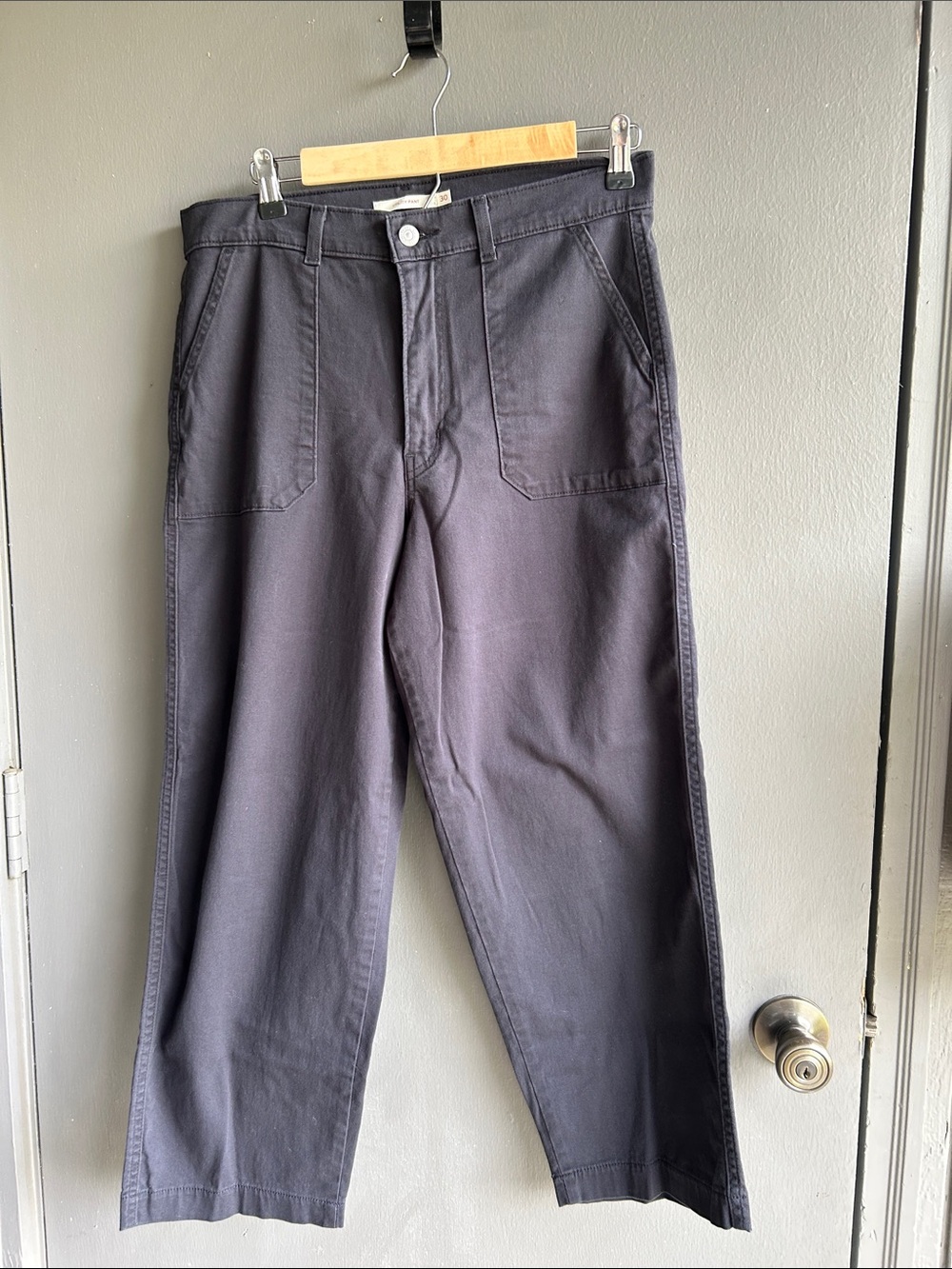 Levi Woman's Straight-Leg Utility Pants in Charcoal